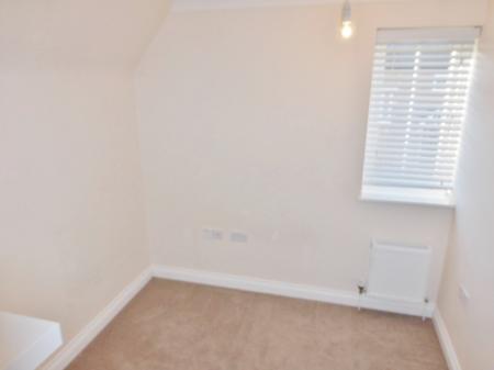 3 bedroom Semi-detached house to let in Berkeley Place, Boston, PE21
