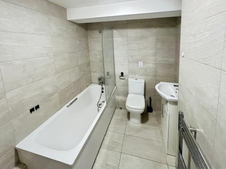 2 bedroom Flat to let in 36-39 Market Place, Boston, PE21