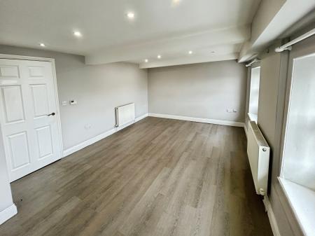 2 bedroom Flat to let in 36-39 Market Place, Boston, PE21