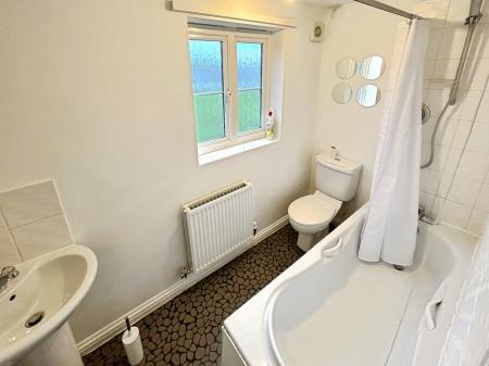 2 bedroom End of terrace house to let in The Paddock, Kirton, PE20