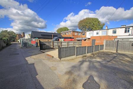 1 bedroom Maisonette for sale in Castle Lane West, Bournemouth