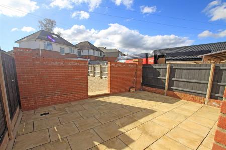 1 bedroom Maisonette for sale in Castle Lane West, Bournemouth