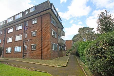 2 bedroom Flat for sale in Redhill Drive, Bournemouth