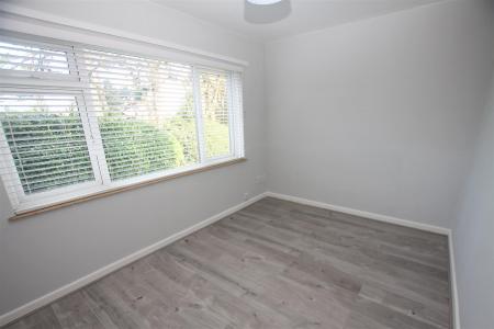 2 bedroom Flat for sale in Redhill Drive, Bournemouth