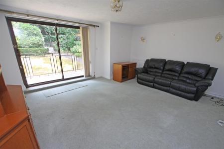 2 bedroom Flat for sale in Surrey Road, Poole