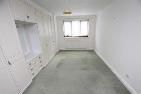 2 bedroom Flat for sale in Surrey Road, Poole