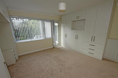 2 bedroom Flat for sale in Lindsay Road, Poole