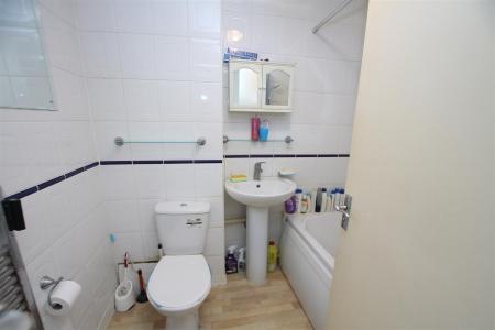 2 bedroom Terraced House for sale in Broadlands Close, Bournemouth