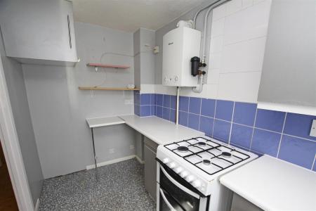 2 bedroom End of terrace house for sale in Sway Gardens, Bournemouth