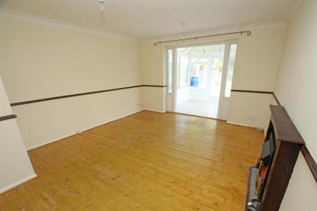 2 bedroom End of terrace house for sale in Sway Gardens, Bournemouth