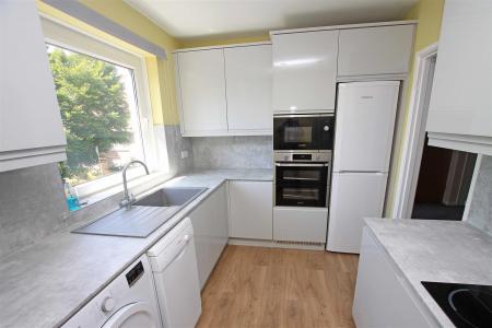 3 bedroom Apartment for sale in Queens Park West Drive, Bournemouth