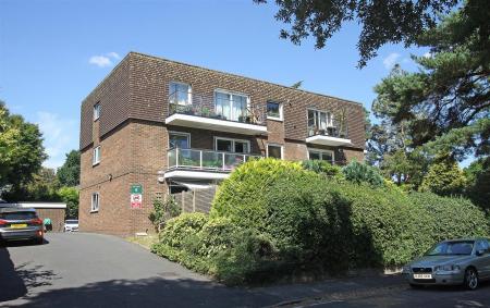 3 bedroom Apartment for sale in Queens Park West Drive, Bournemouth