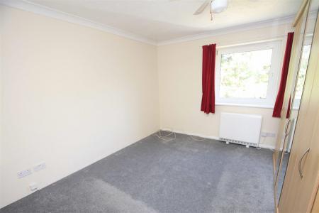 3 bedroom Apartment for sale in Queens Park West Drive, Bournemouth