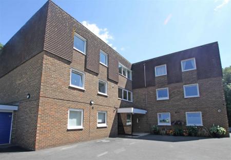 3 bedroom Apartment for sale in Queens Park West Drive, Bournemouth