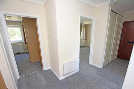 3 bedroom Apartment for sale in Queens Park West Drive, Bournemouth