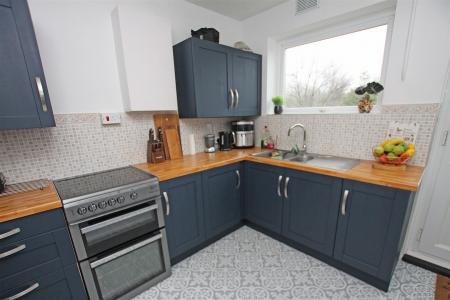3 bedroom Semi-detached house for sale in Hudson Close, Poole
