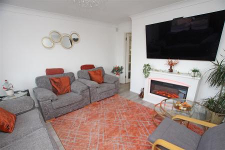 3 bedroom Semi-detached house for sale in Forest View Close, Bournemouth