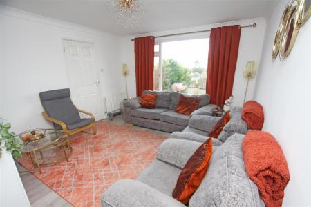 3 bedroom Semi-detached house for sale in Forest View Close, Bournemouth