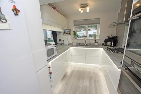 3 bedroom Semi-detached house for sale in Forest View Close, Bournemouth