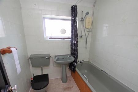 3 bedroom Property for sale in Larksfield Avenue, Bournemouth