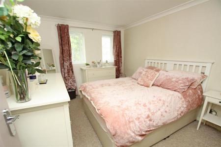 4 bedroom Semi-detached house for sale in Gunville Crescent, Bournemouth