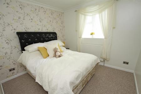 4 bedroom Semi-detached house for sale in Gunville Crescent, Bournemouth