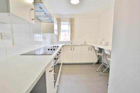 1 bedroom Studio flat to let in Ashley Road, Parkstone, Poole