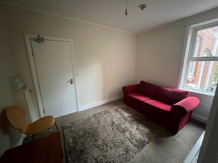 1 bedroom Studio flat to let in Elmes Road, Bournemouth