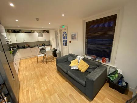 1 bedroom House share to let in Alexandra Road, Poole