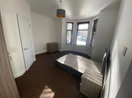 1 bedroom House share to let in Alexandra Road, Poole
