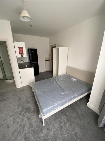 1 bedroom Studio flat to let in Ashley Road, Parkstone, Poole