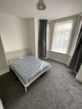 1 bedroom Studio flat to let in Ashley Road, Parkstone, Poole