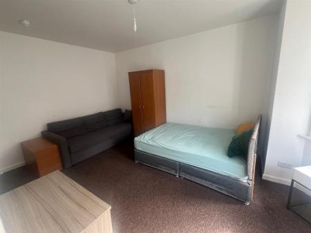 1 bedroom House share to let in Alexandra Road, Poole