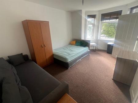 1 bedroom House share to let in Alexandra Road, Poole