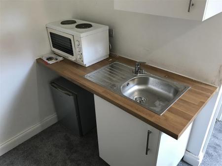 1 bedroom Studio flat to let in Ashley Road, Parkstone, Poole