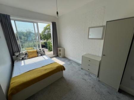 1 bedroom Studio flat to let in Ashley Road, Parkstone, Poole