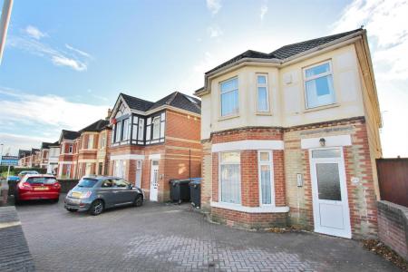 1 bedroom Studio flat to let in Ashley Road, Parkstone, Poole
