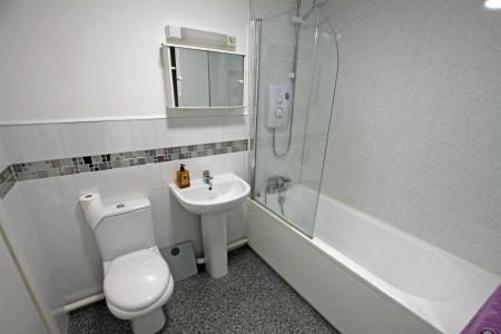 1 bedroom Flat to let in 13 - 15 Wellington Road, Bournemouth