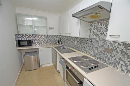 1 bedroom Flat to let in 13 - 15 Wellington Road, Bournemouth