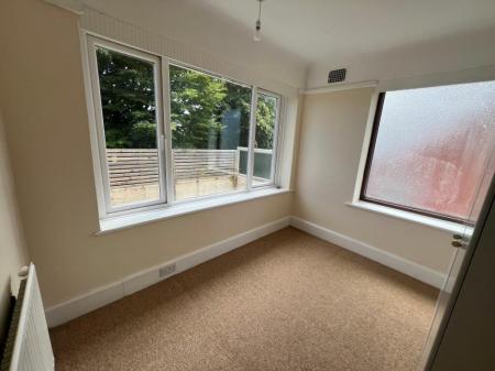 2 bedroom Flat to let in 29 Florence Road, Bournemouth