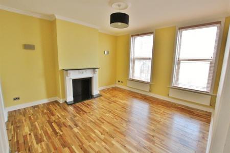 2 bedroom Flat to let in Christchurch Road, Boscombe, Bournemouth