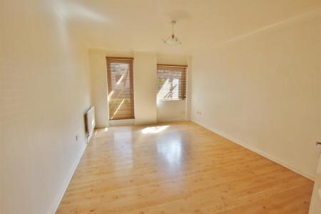 2 bedroom Flat to let in Christchurch Road, Bournemouth