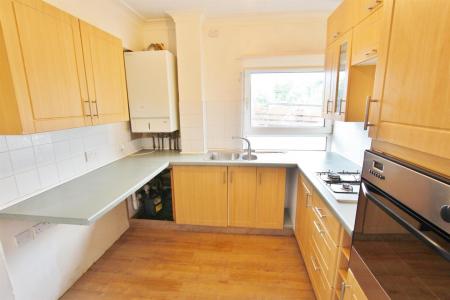 2 bedroom Flat to let in Christchurch Road, Bournemouth