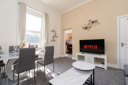 2 bedroom Flat to let in Surrey Road, Bournemouth