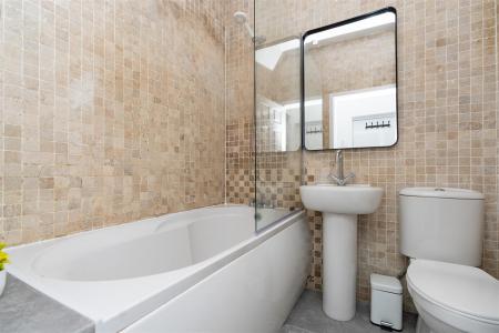 2 bedroom Flat to let in Surrey Road, Bournemouth