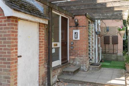 2 bedroom Flat to let in Surrey Road, Bournemouth