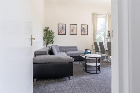 2 bedroom Flat to let in Surrey Road, Bournemouth