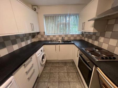 2 bedroom Flat to let in Manor Road, Bournemouth