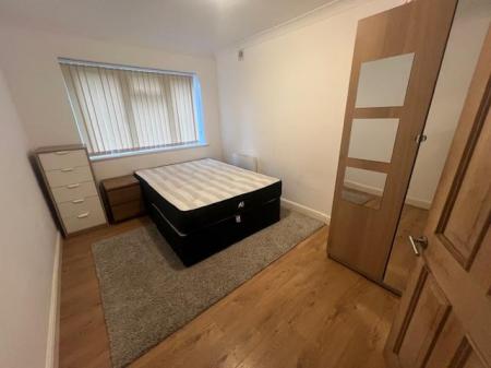 2 bedroom Flat to let in Manor Road, Bournemouth