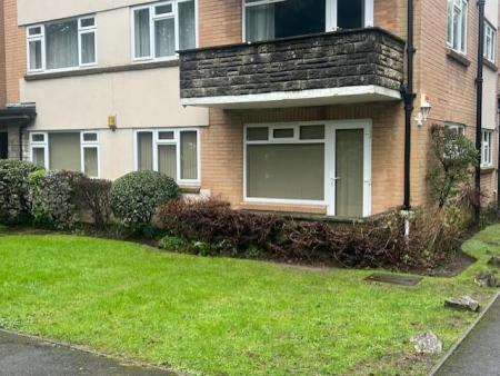 2 bedroom Flat to let in Manor Road, Bournemouth